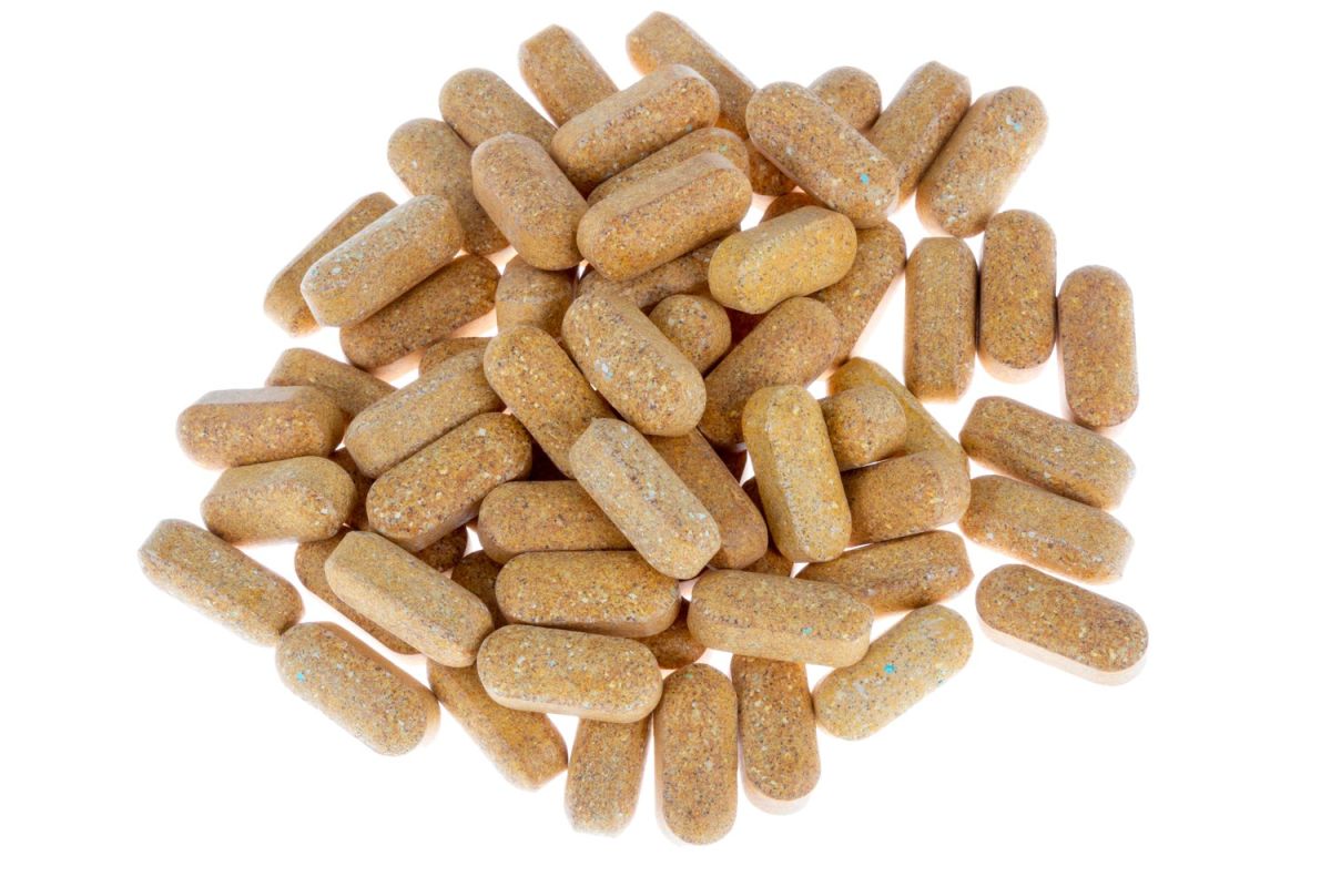 Close-up of SSS multivitamin tablets